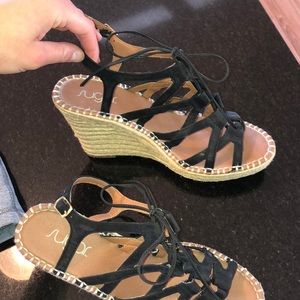 Wedge heels with black tie ups